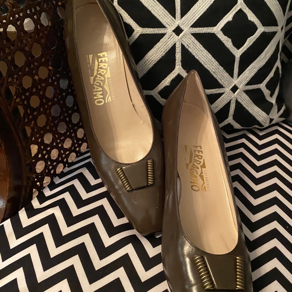 Ferragamo Pumps...